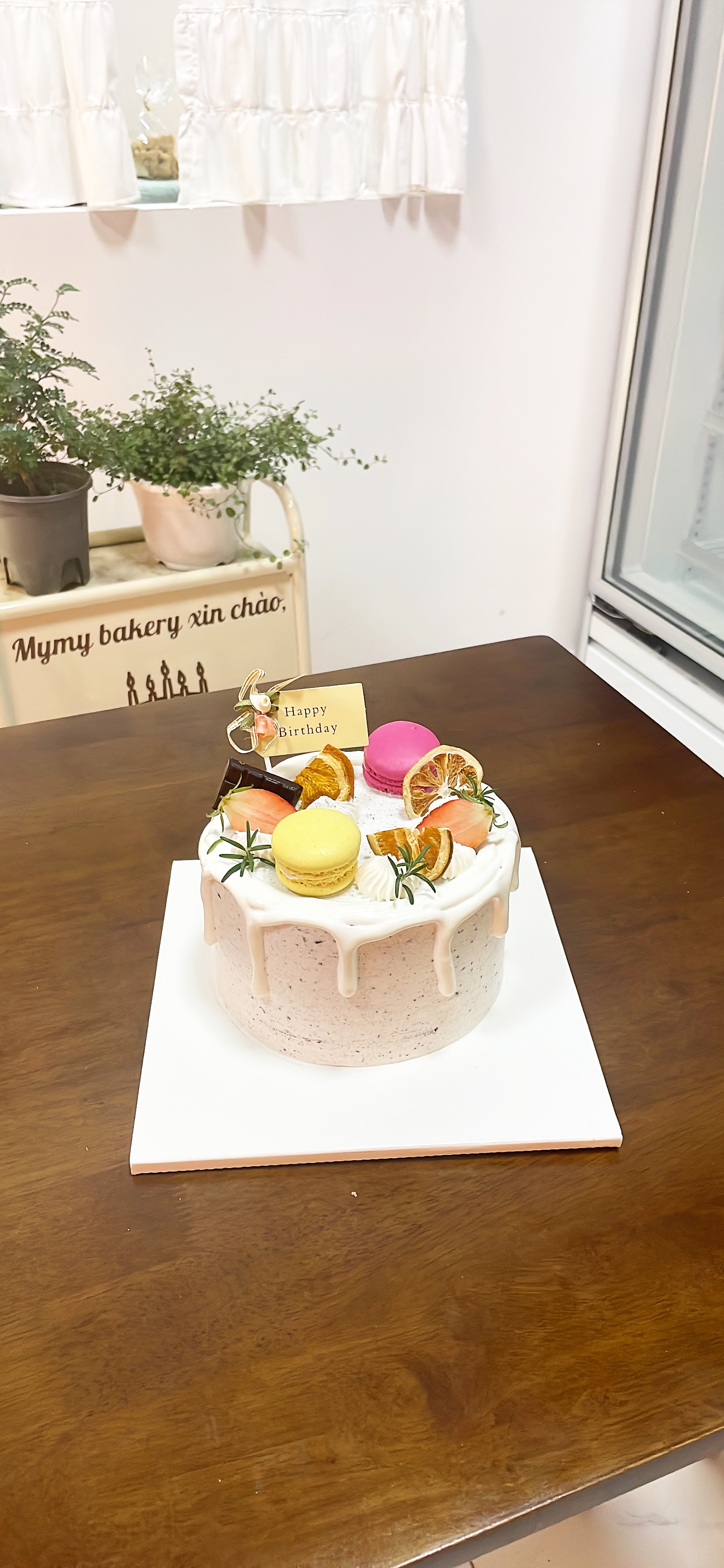 Bánh sinh nhật kem tươi macaron