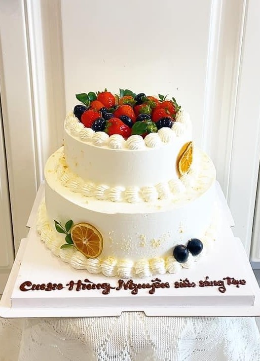 Bánh kem tươi 2 tầng trái cây tươi