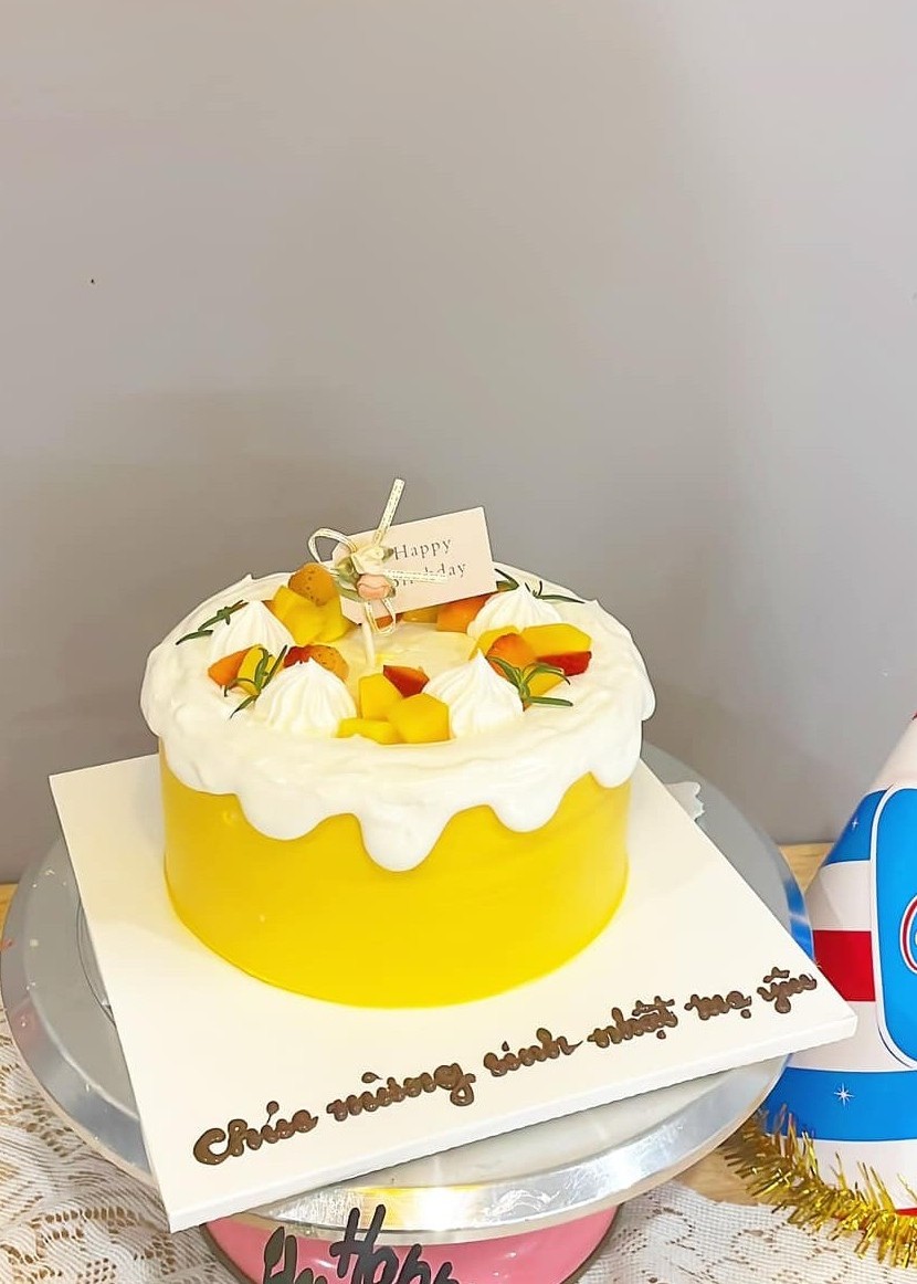 Bánh sinh nhật xoài kem tươi