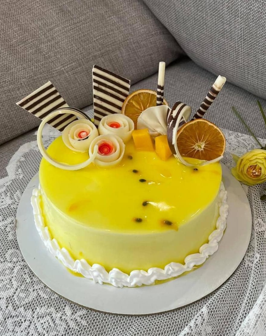 Bánh chanh dây tròn phủ gương vàng
