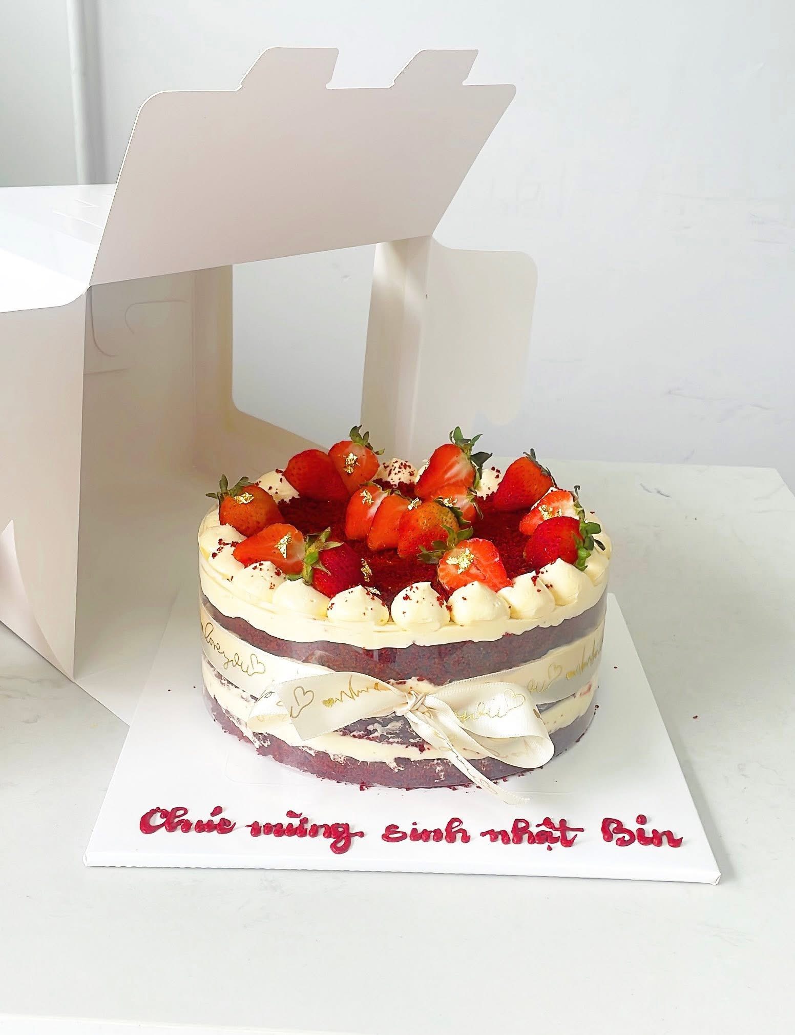 Bánh Red Velvet Dâu Tây