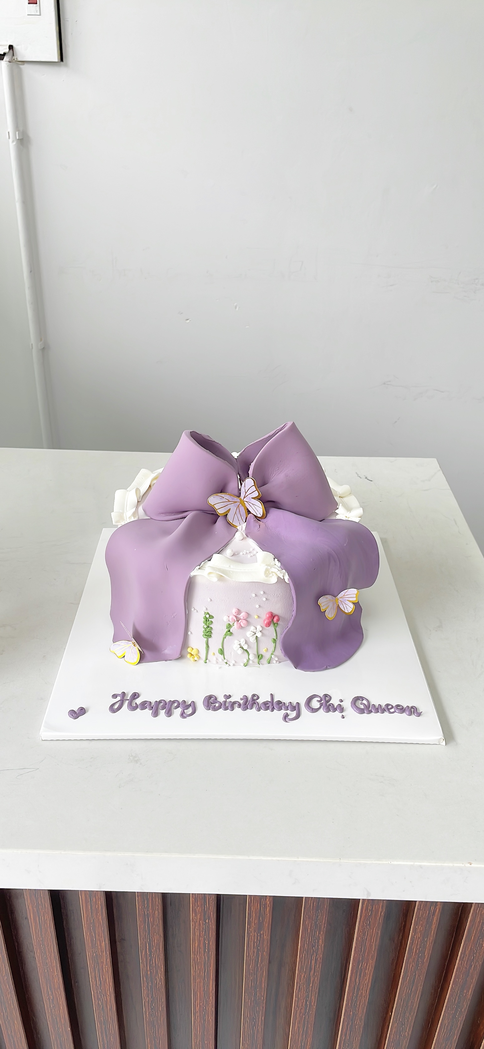 Bánh nơ tím bướm hoa