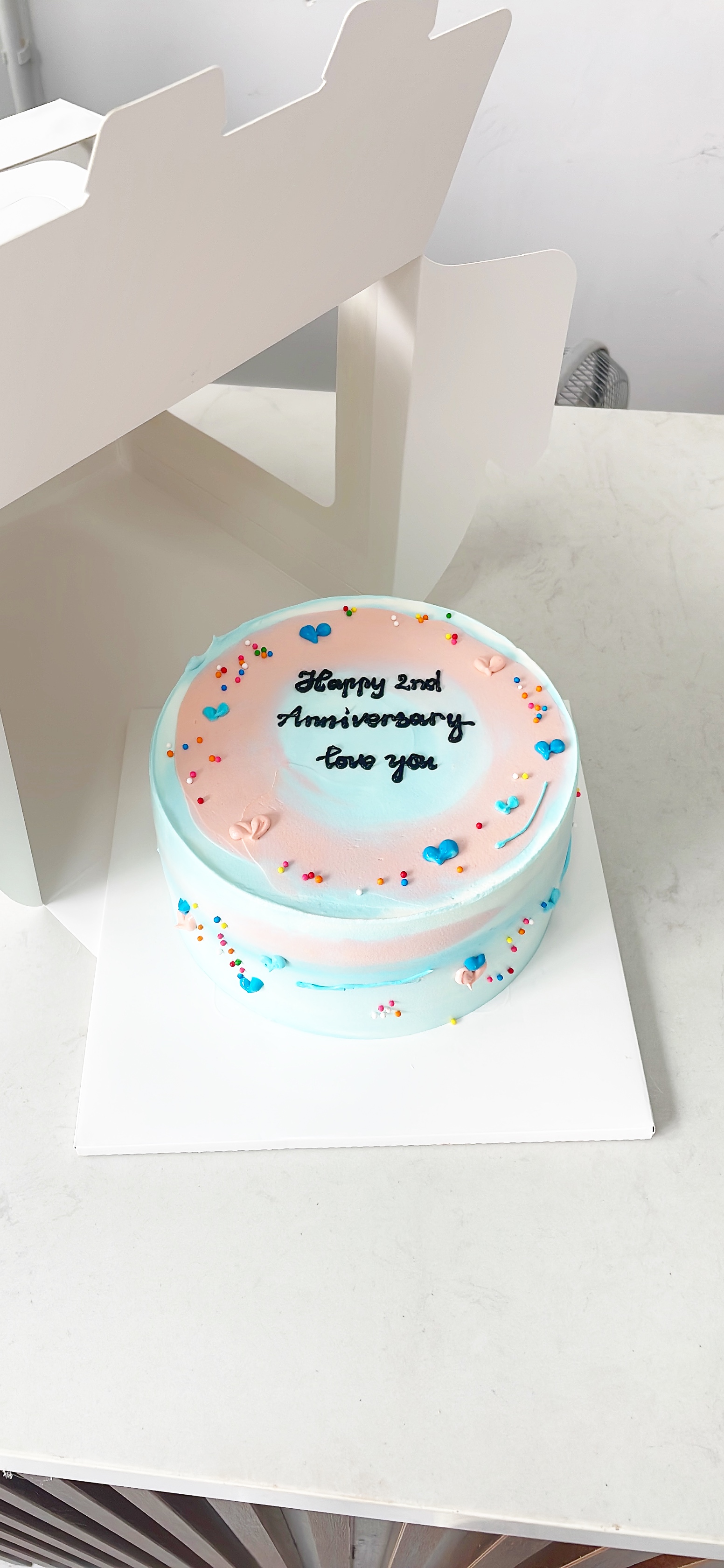 Bánh kem kỷ niệm pastel