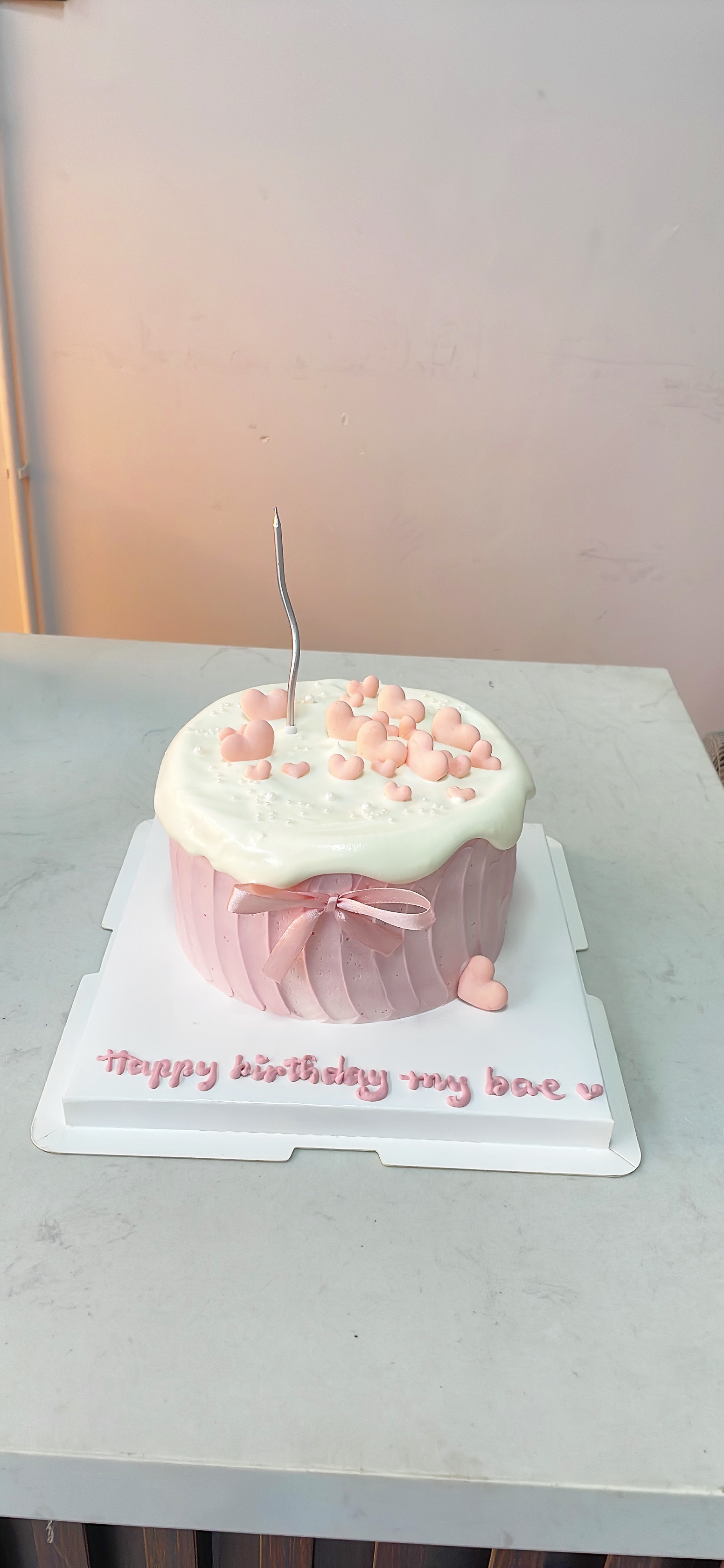 Bánh sinh nhật trái tim hồng pastel