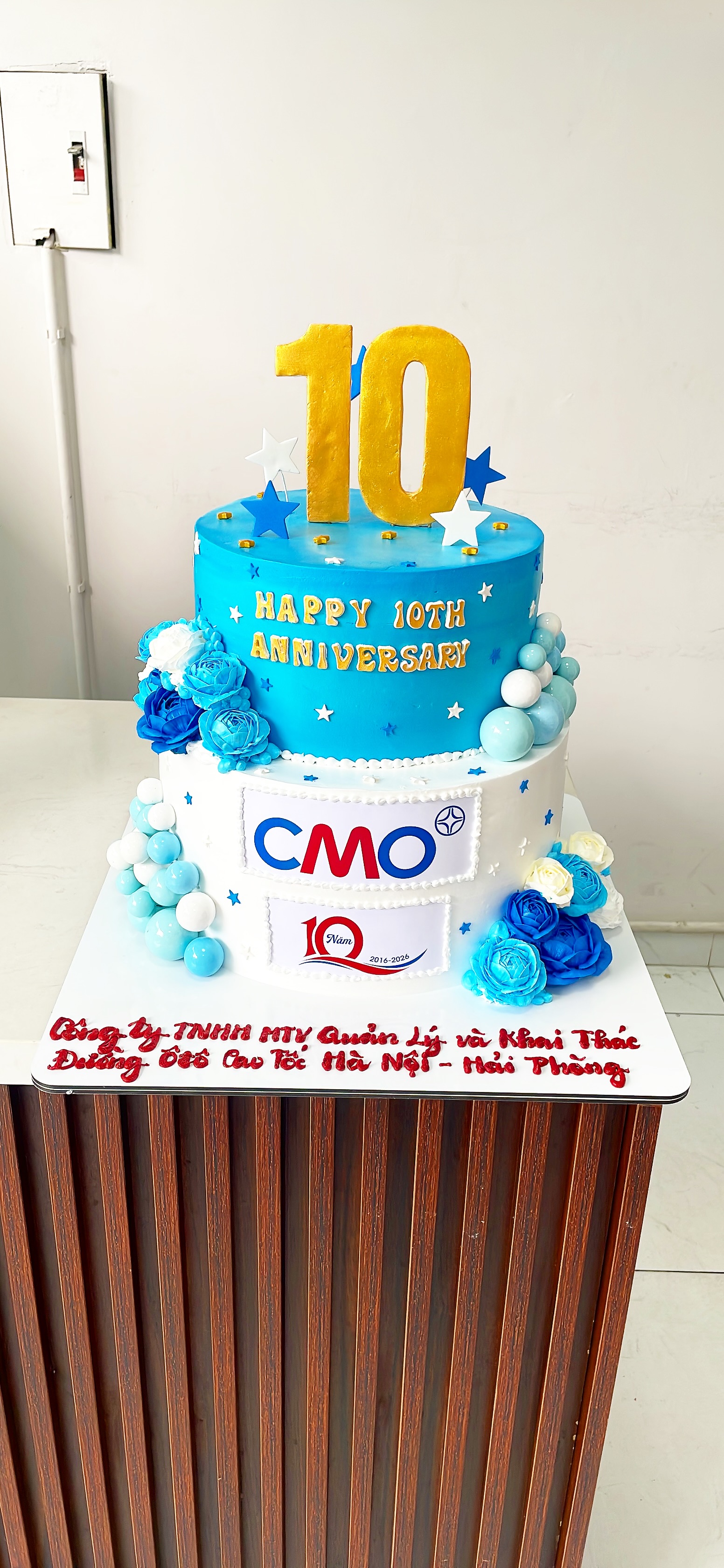 Bánh kỷ niệm 10 năm công ty