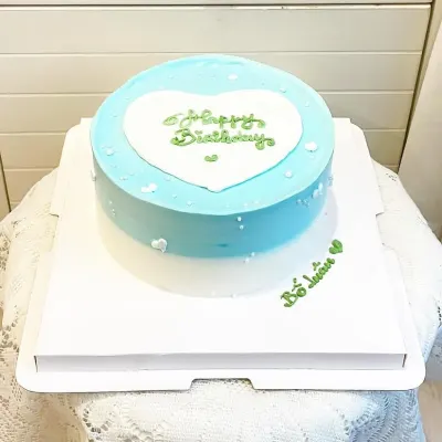 Bánh Sinh Nhật Vẽ Trái Tim Xanh Pastel