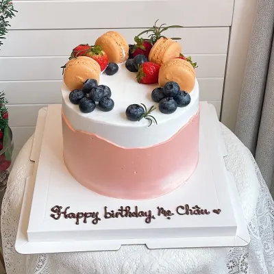 Bánh kem sinh nhật pastel hồng trắng