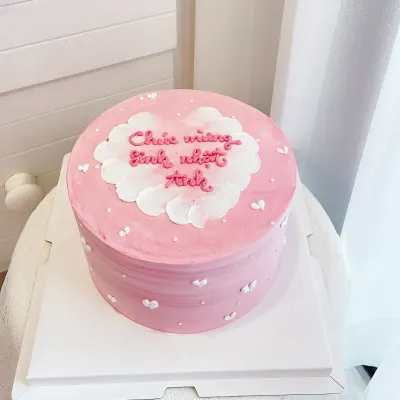 Bánh sinh nhật trái tim hồng pastel