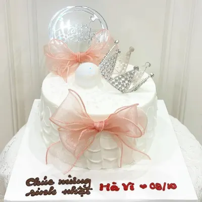 Bánh sinh nhật vương miện nơ hồng