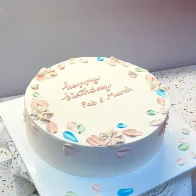 Bánh kem hoa lá pastel