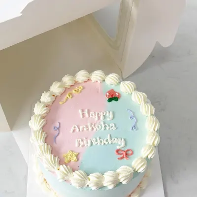 Bánh sinh nhật chia đôi hồng xanh