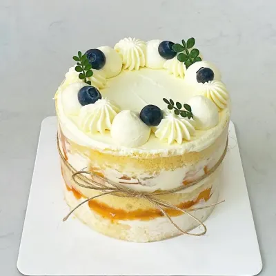 Bánh kem naked cake việt quất