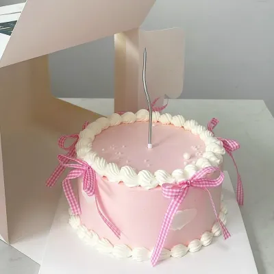 Bánh kem nơ hồng pastel