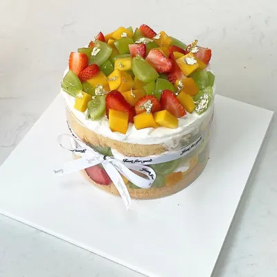 Bánh trái cây lộ cốt ruy băng trắng