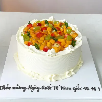 Bánh kem trái cây tươi bé trai