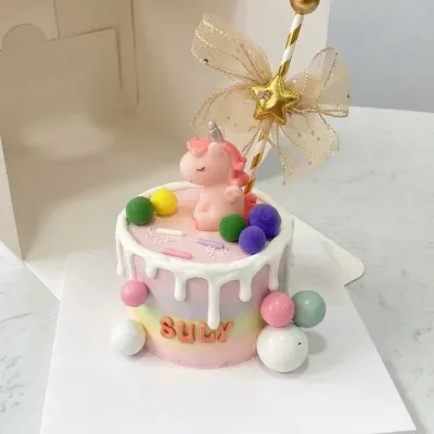 Bánh unicorn pastel cho bé gái