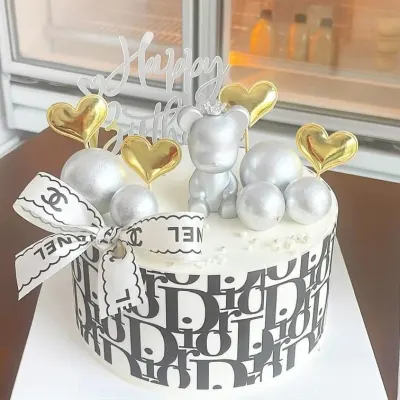 Bánh sinh nhật Dior Chanel thời trang