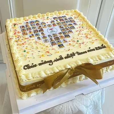Bánh kem in ảnh tập thể
