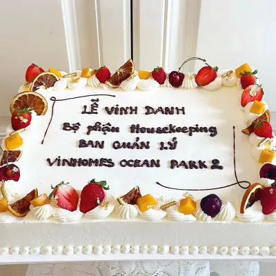Bánh kem chữ vinh danh công ty