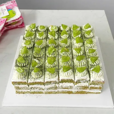 Bánh matcha trà xanh cắt sẵn