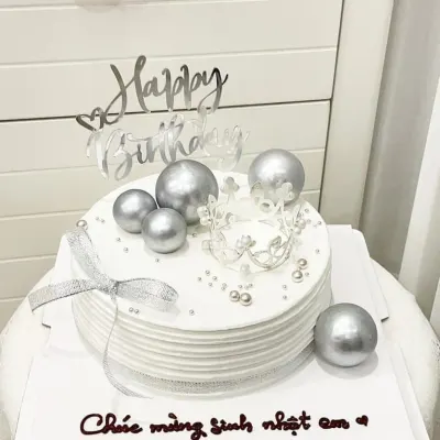 Bánh sinh nhật trang trí ngọc trai bạc