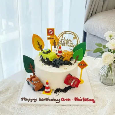 Bánh sinh nhật xe ô tô