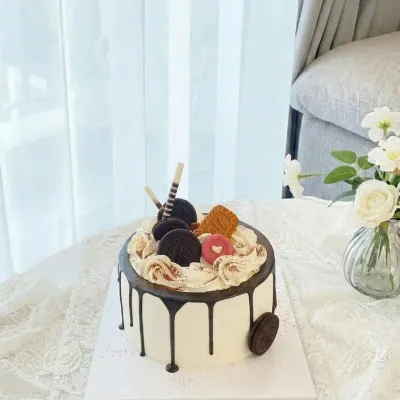 Bánh kem chocolate drip Oreo