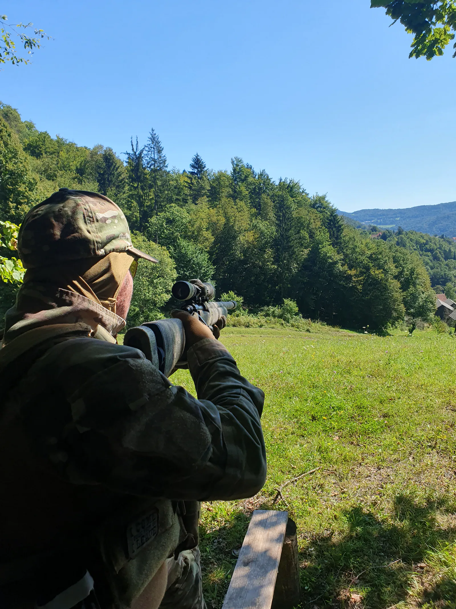 Avgustovski spopad — predogled 2