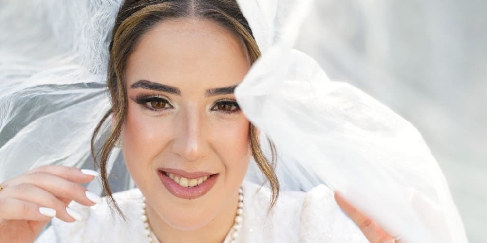מתחת להינומה