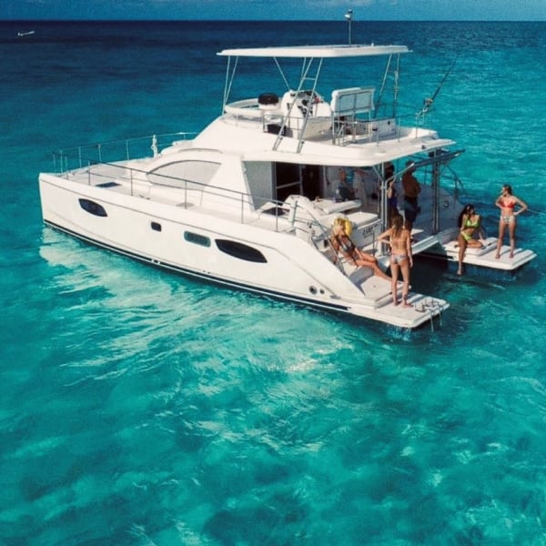 Leopard 39 Powercat (קטמרן מנועית)