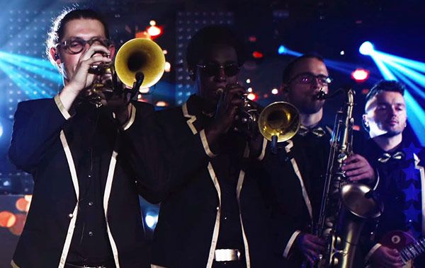 hire wedding bands hertfordshire with stunning horn sections