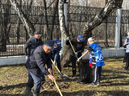 Павел Киселев принял участие в субботнике в Металлургическом районе Челябинска