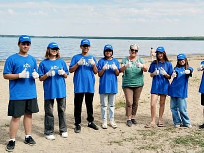 Муниципальные экологи и волонтёры провели на озере Кожакуль акцию «Вода России»