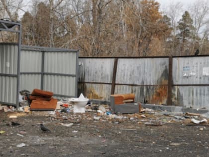 Весной контейнерные площадки превращаются в свалки