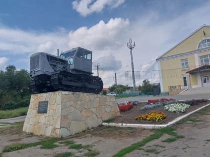 Восстановление памятника покорителям целины в Брединском районе