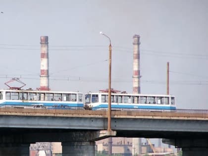 В Магнитогорске спасатели пришли на помощь девушке на опоре Казачьего моста