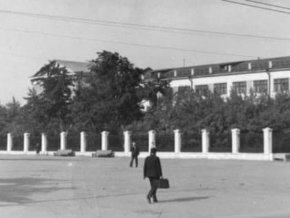 В преддверии Дня знаний рассказываем об одной из старейших школ Тракторозаводского района