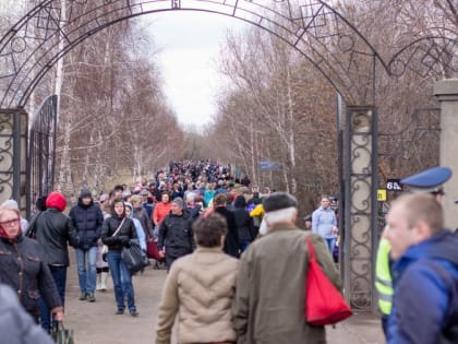 В Магнитогорске пустят дополнительный транспорт на Радоницу