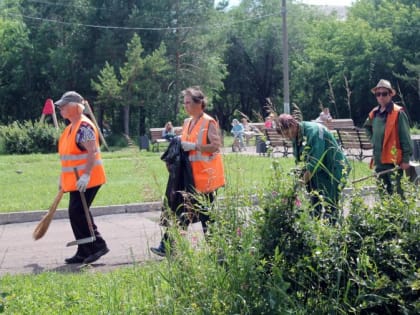 На уборку Магнитогорска выходит почти сто единиц техники ежедневно