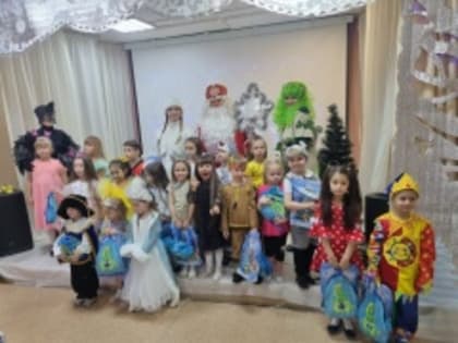 В Усть-Катаве провели новогодний утренник для детей участников СВО