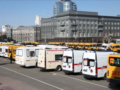 Муниципалитеты Челябинской области получили 44 школьных автобуса и 21 автомобиль для больниц