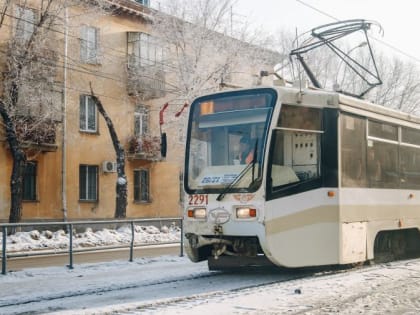 В Челябинске 13-летний подросток расстрелял трамвай из пневматического пистолета