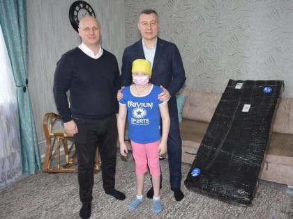 Евгений Илле побывал в роли «Снеговика-Добряка» для 10-летней Софии из Троицка⠀