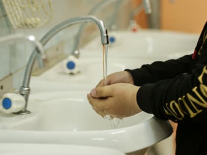 Каким мылом не стоит мыть руки, рассказали в Роспотребнадзоре