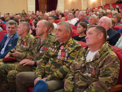 Председатель Челябинской городской Думы Андрей Шмидт и депутат гордумы Виталий Родионов приняли участие в чествовании ветеранов локальных конфликтов