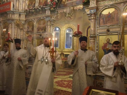 В кафедральном соборе Челябинска состоялось Пасхальное Богослужение