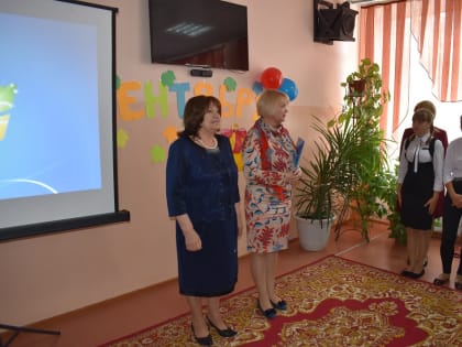Татьяна Никитина поздравила учащихся Есаульской специальной общеобразовательной школы-интерната с Днем знаний