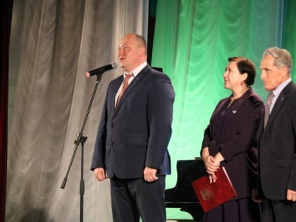 Поздравили старшее поколение озерчан с наступающим праздником