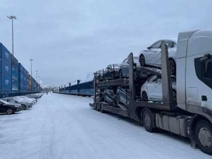 Жители Челябинской области в 2024 году завезли рекордное количество машин из-за границы