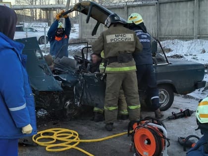 В жуткой аварии на Южном Урале пострадали четыре человека